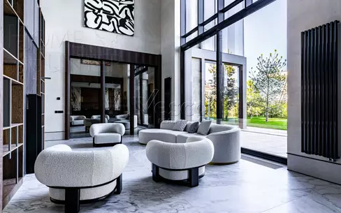 2-этажный коттедж 1 100 м² с отделкой