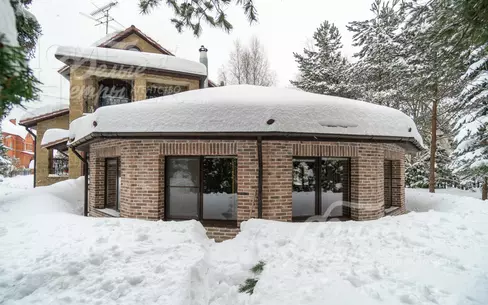 2-этажный коттедж 374 м² с отделкой