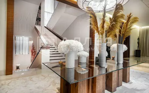 2-этажный коттедж 2 000 м² с отделкой