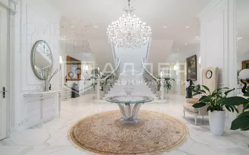 2-этажный коттедж 2 000 м² с отделкой