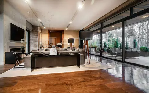 2-этажный коттедж 2 000 м² с отделкой