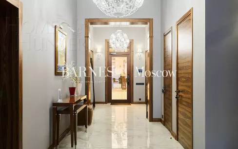 3-этажный коттедж 800 м² с отделкой