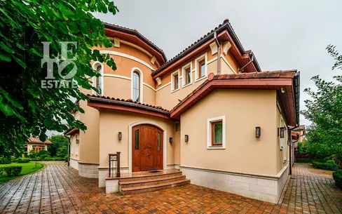 2-этажный коттедж 710 м² с отделкой