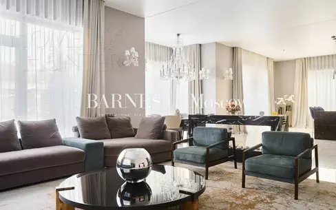 3-этажный коттедж 800 м² с отделкой