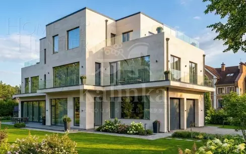 3-этажный коттедж 605.9 м² без отделки