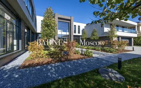 2-этажный коттедж 1 000 м² с отделкой