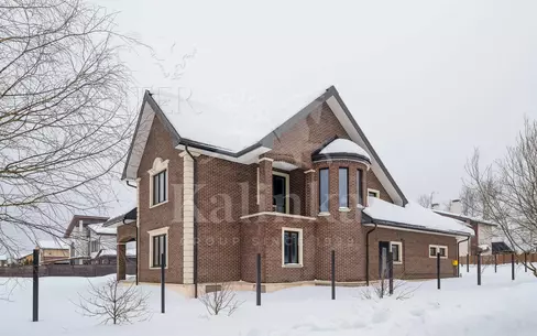 2-этажный коттедж 380 м² без отделки