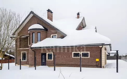 2-этажный коттедж 380 м² без отделки