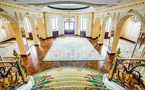 3-этажный коттедж 3 100 м² с отделкой