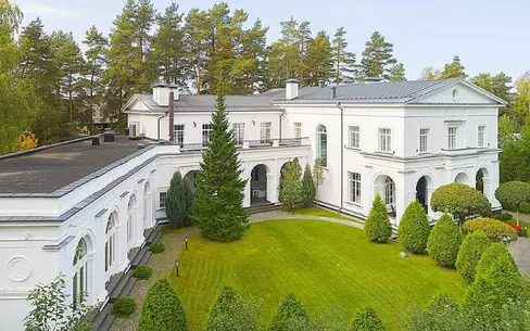 2-этажный коттедж 2 000 м² с отделкой