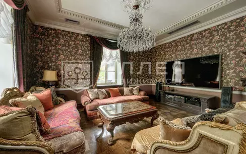 2-этажный коттедж 1 250 м² с отделкой