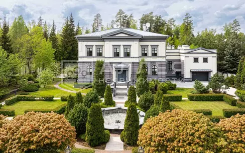 2-этажный коттедж 1 250 м² с отделкой