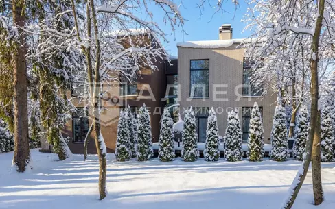 2-этажный коттедж 440 м² с отделкой