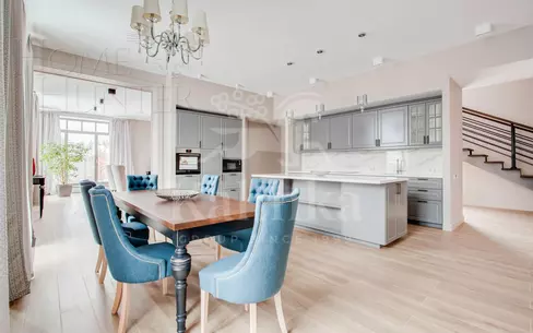 2-этажный коттедж 422.5 м² с отделкой