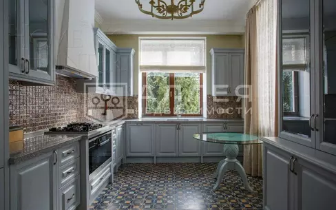 2-этажный коттедж 370 м² с отделкой