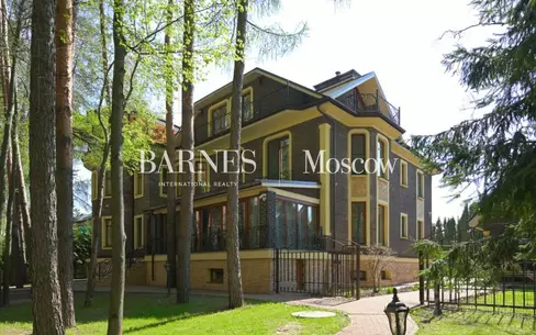 2-этажный коттедж 920 м² с отделкой