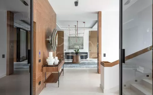 3-этажный коттедж 1 500 м² с отделкой