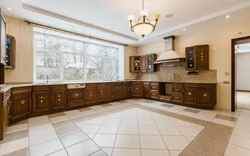 2-этажный коттедж 1 192 м² с отделкой