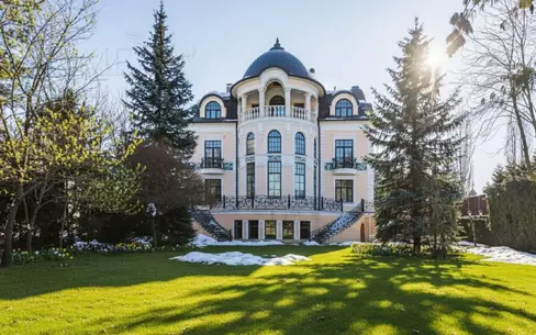 3-этажный коттедж 776 м² с отделкой