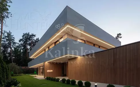 3-этажный коттедж 1 500 м² с отделкой