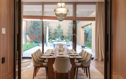 3-этажный коттедж 1 500 м² с отделкой