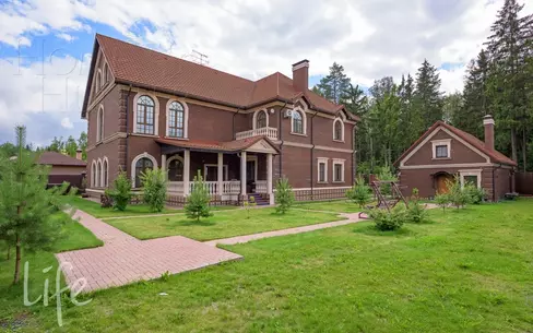 2-этажный коттедж 925 м² с отделкой