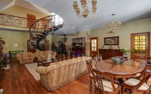 2-этажный коттедж 600 м² с отделкой