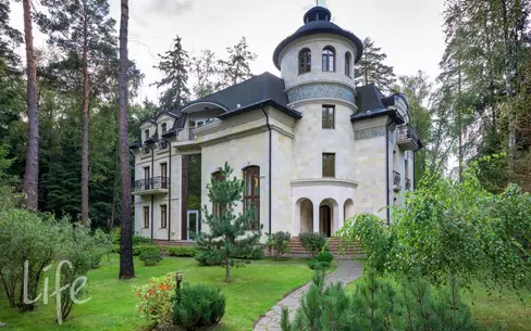 2-этажный коттедж 650 м² с отделкой