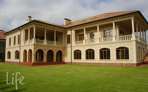 2-этажный коттедж 1 327 м² без отделки