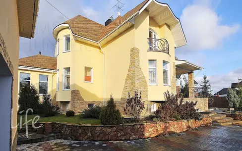 2-этажный коттедж 680 м² с отделкой