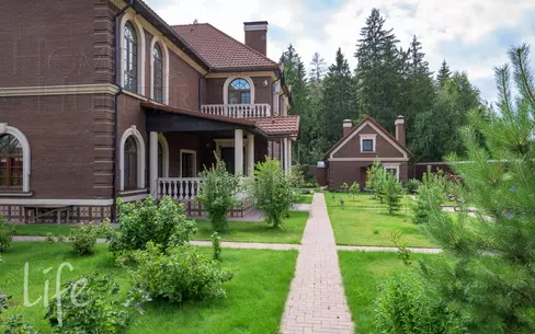 2-этажный коттедж 925 м² с отделкой