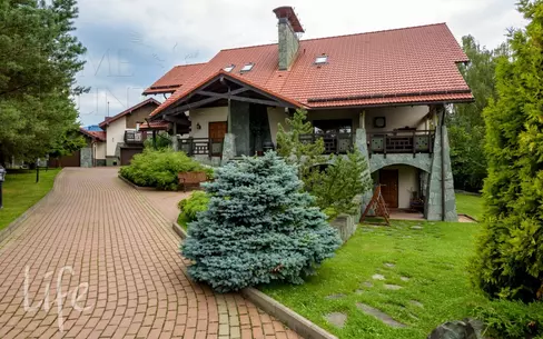 2-этажный коттедж 400 м² с отделкой