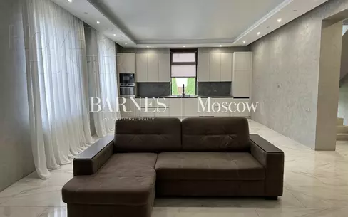 2-этажный коттедж 400 м² с отделкой