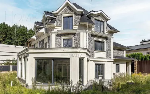 2-этажный коттедж 550 м² без отделки