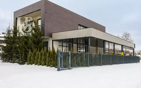 2-этажный коттедж 300 м² с отделкой