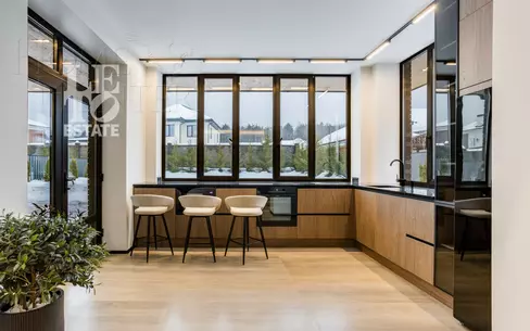 2-этажный коттедж 340 м² с отделкой