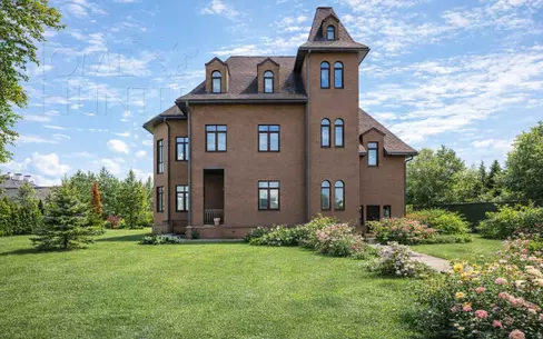 2-этажный коттедж 375 м² с отделкой