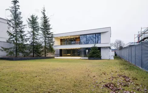 2-этажный коттедж 560 м² без отделки