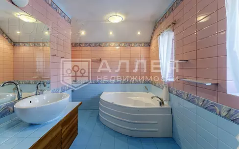 2-этажный коттедж 310 м² с отделкой