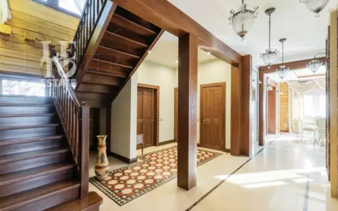 6-этажный коттедж 271 м² с отделкой