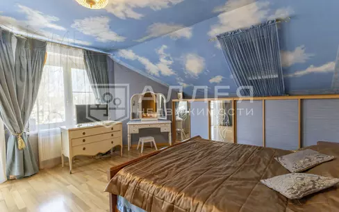 2-этажный коттедж 310 м² с отделкой