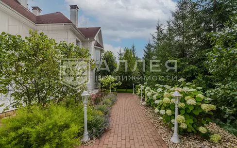 2-этажный коттедж 400 м² с отделкой