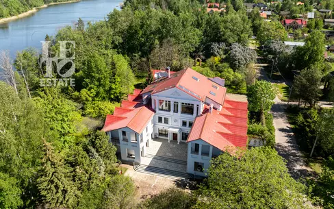 3-этажный коттедж 840 м² с отделкой