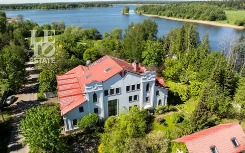 3-этажный коттедж 840 м² с отделкой