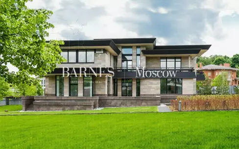 2-этажный коттедж 922.24 м² без отделки