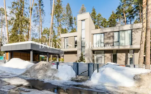 2-этажный коттедж 400 м² с отделкой