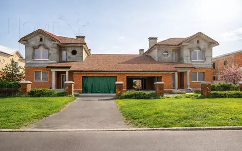 2-этажный таунхаус 373 м² без отделки