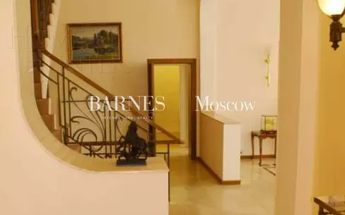 2-этажный коттедж 975 м² с отделкой