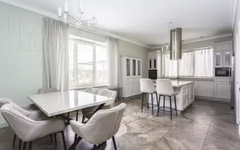 2-этажный коттедж 325 м² с отделкой