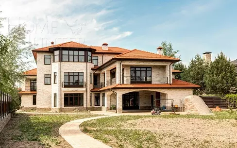 2-этажный коттедж 1 000 м² с отделкой